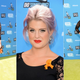 Illustration for article titled Celebs Wore Saggy Sequins and Ghastly Gowns at the Do Something Awards